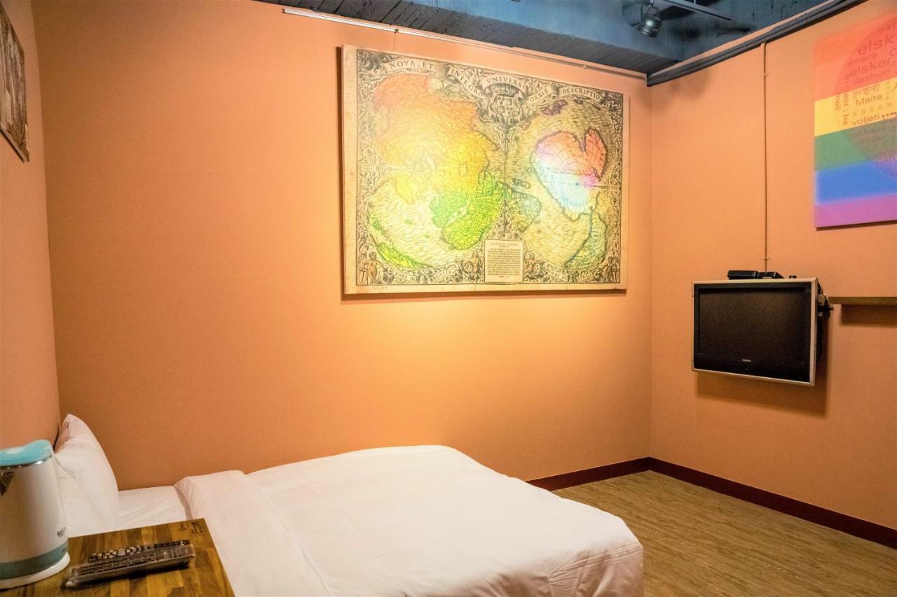 Dongning Atlas Hotel Tainan Esterno foto